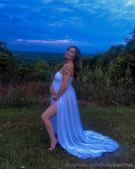 Babybaerfree model sexy pics