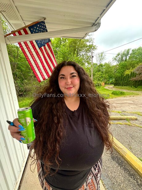 bbw glasses onlyfans pornographic image