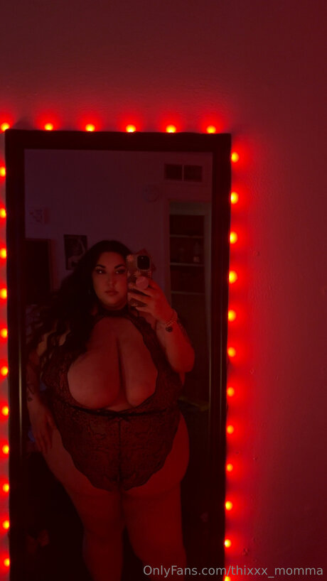 Thixxx Momma star perfect image