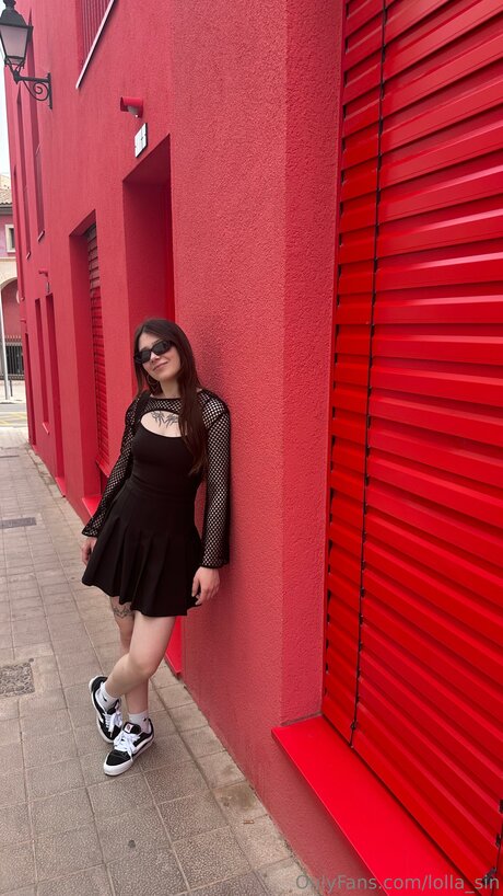 Lolla Sin top model images