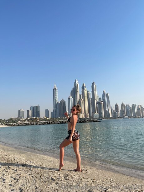 Bbydollonthego naked pornstar pic