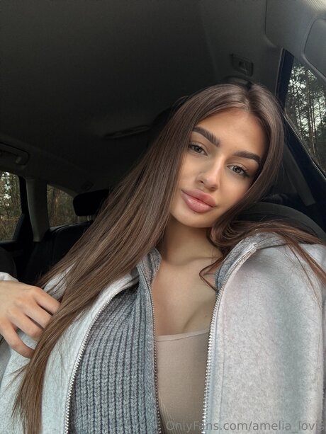 Amelia Lovis xxx model gallery