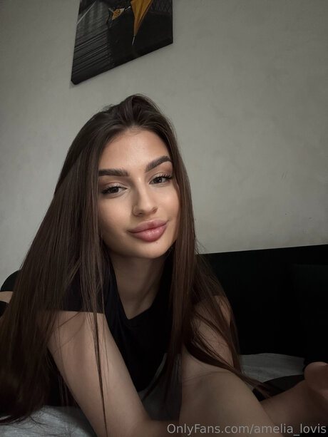 Amelia Lovis free model pictures