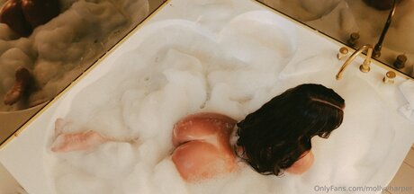 Mollyyharper pornstar nude picture