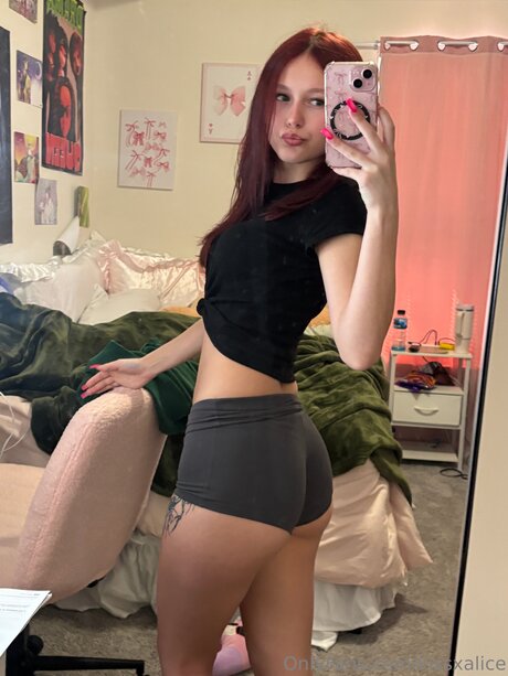 Kissxalice model perfect pic