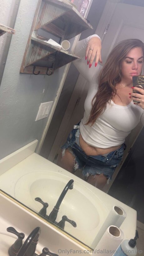 Dallasevansonvip star sexy picture