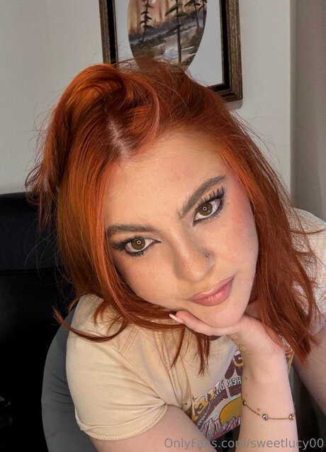 Sweetlucy00 porn star photo