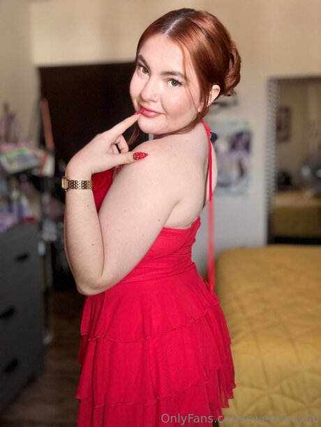 Sweetlucy00 pornographic model archive