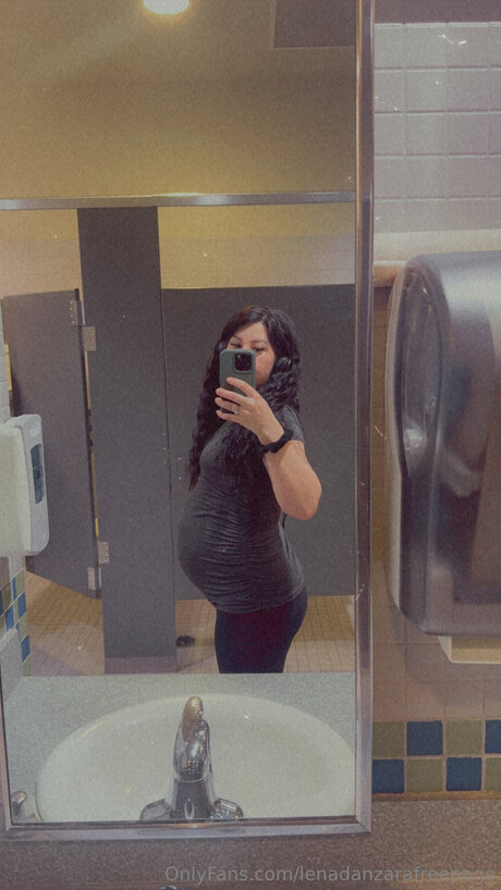 Lenadanzarafreepage adult actress image