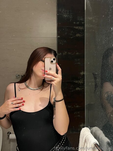 Lunavelvetx0 nudes actress photo