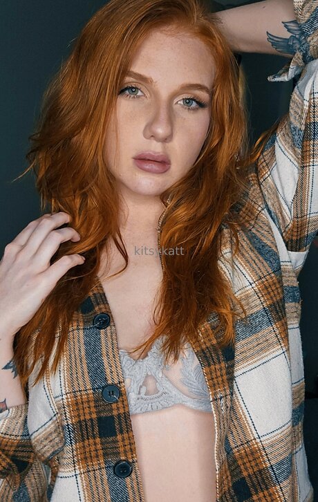 Kitsykatt exclusive model pic