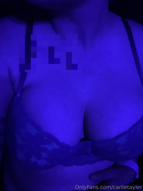 Carlietayler art pornstar pictures