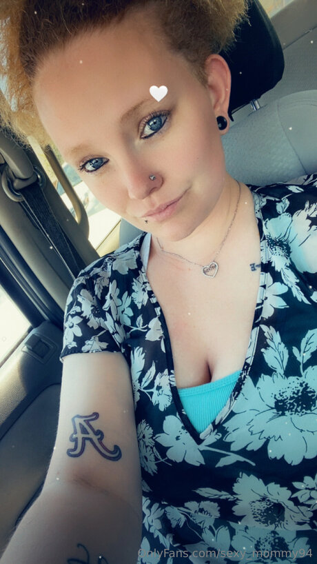 Sexy Mommy94 art model img