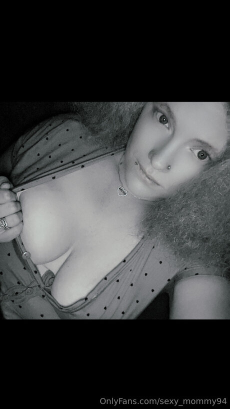 Sexy Mommy94 star beautiful picture