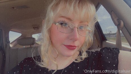 Urfavegirluwu star naked pictures