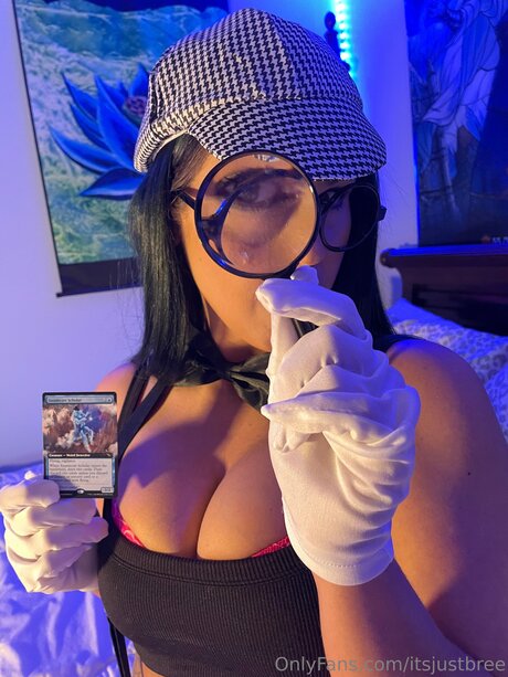 Itsjustbree Profile pic