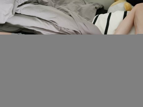 Fox Backyard sexy actress img