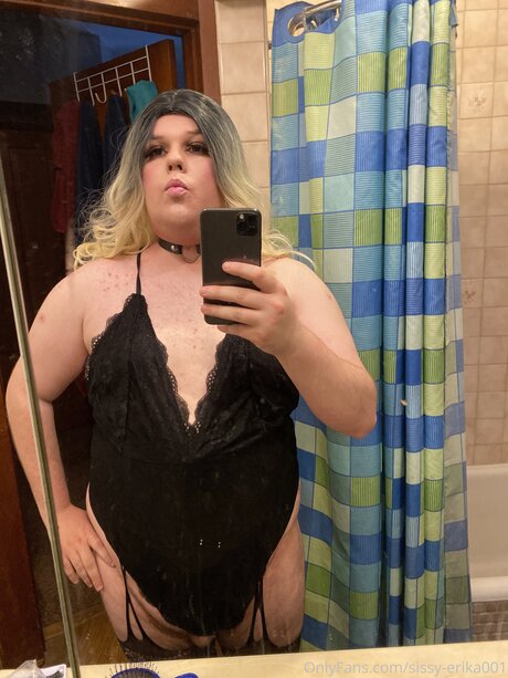 Sissy Erika001 naked model pictures