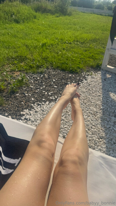 Babyy Bonnie model hd picture