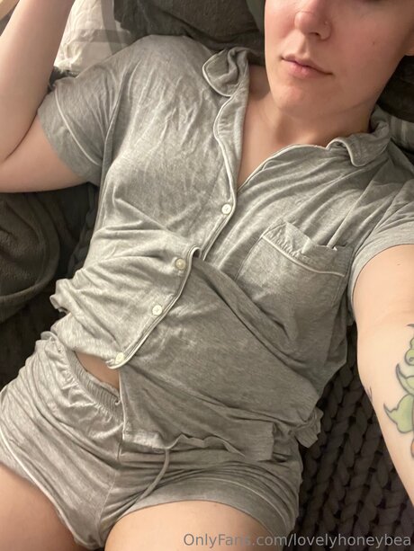 Lovelyhoneybea naked pornstar photos