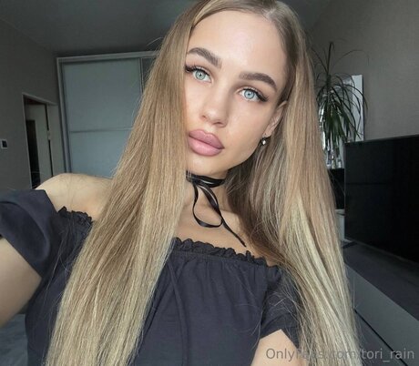 Tori Rain adult model gallery