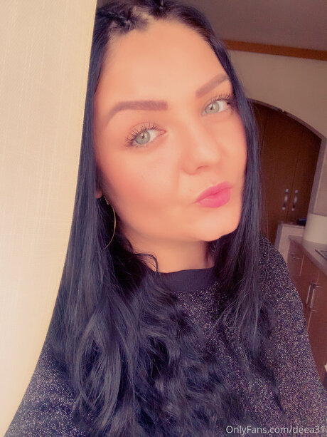 Deea31 high quality actress pic