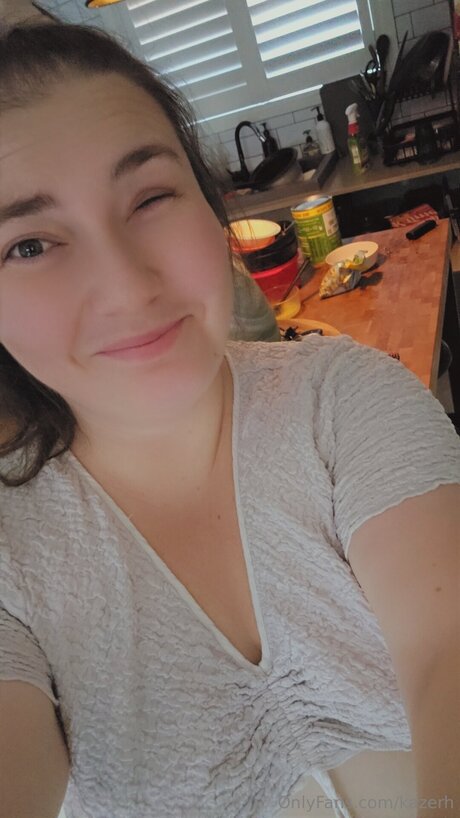 Kazerh naked actress image