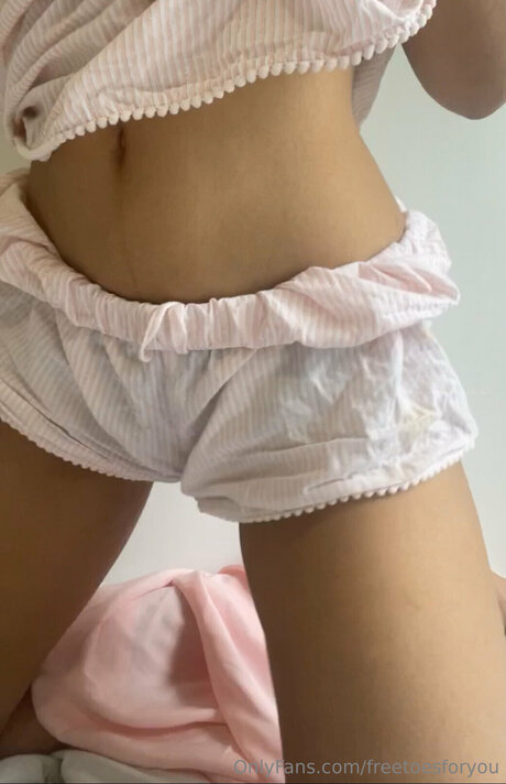 Freetoesforyou model sex images