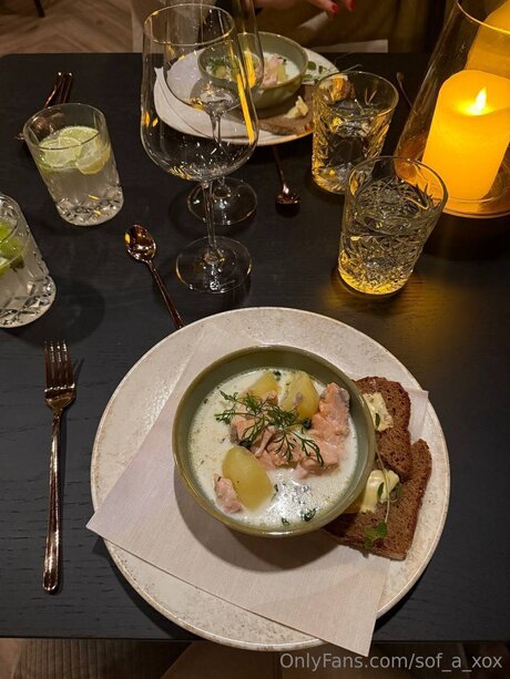 Mary Model free model picture