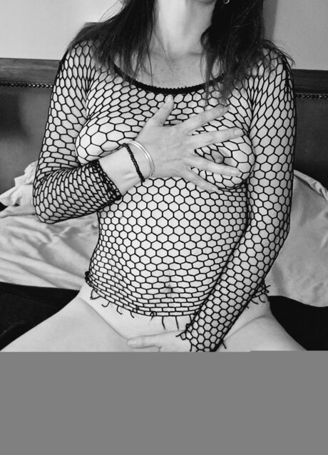 U398429990 star pornographic photos