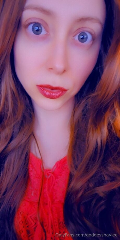 Goddesshaylee star erotic pic