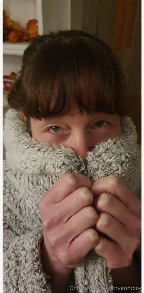 Kerryanntone nude star photo