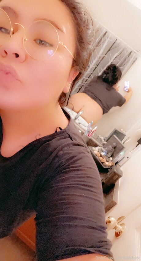 Babiidee star hot picture