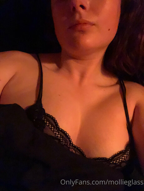 Mollieglass adult model archive