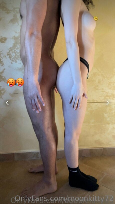 Moonkitty72 sexy model pics