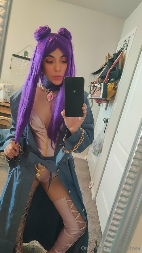 Emyhwa model sexy photo