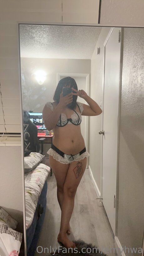 Emyhwa erotic star pics