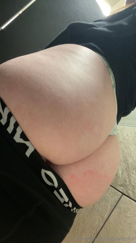 Savsinful model pretty image