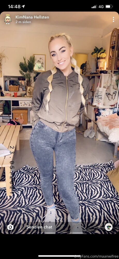 Maanwifree hot actress pics