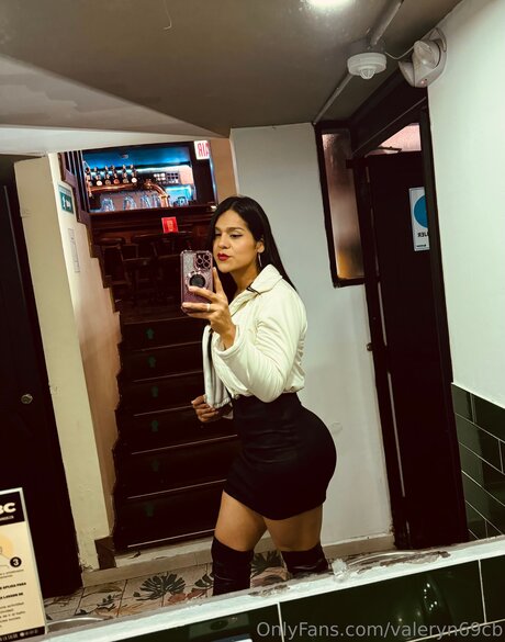 Valeryn69cb pornographic star image