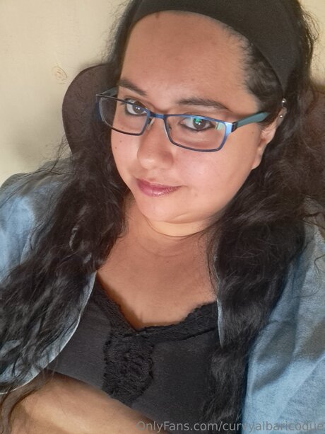 Curvyalbaricoque sex model pictures