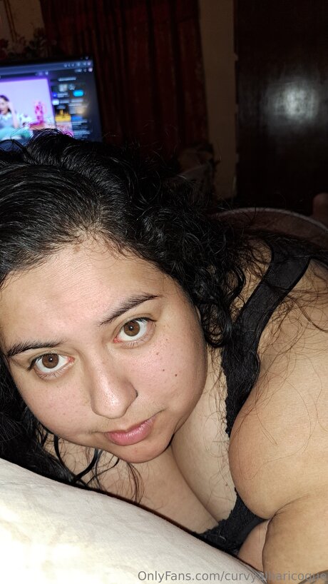 Curvyalbaricoque star sex pic