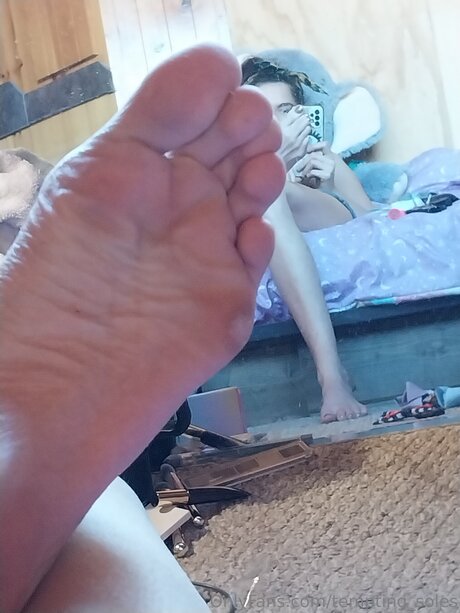 Tempting Soles sexy pornstar img