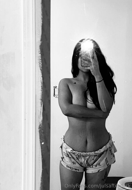 Julsafterdark nude model galleries