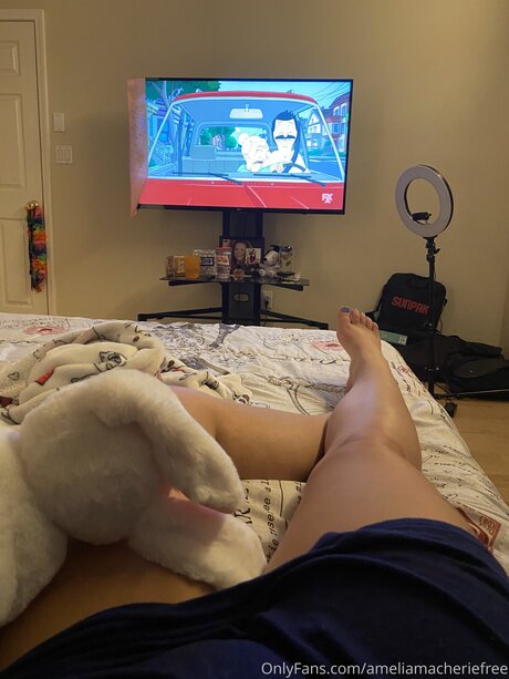 Ameliamacheriefree erotic pornstar image