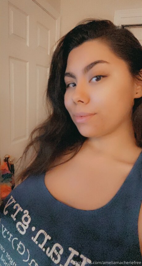 Ameliamacheriefree naked model photo