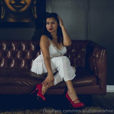 Mrs Anabananafree exclusive actress picture