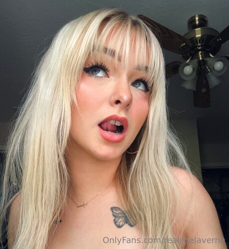 Realzoelaverne hot star image