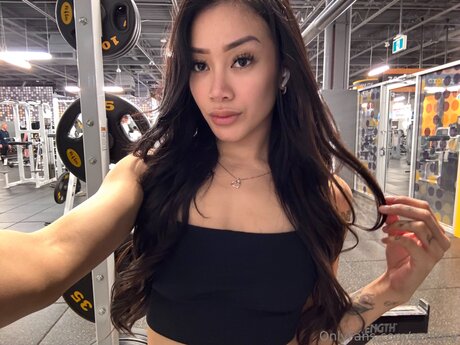 Aznlucy pornstar erotic gallery