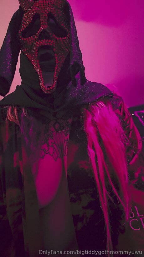 Bigtiddygothmommyuwu Profile pic